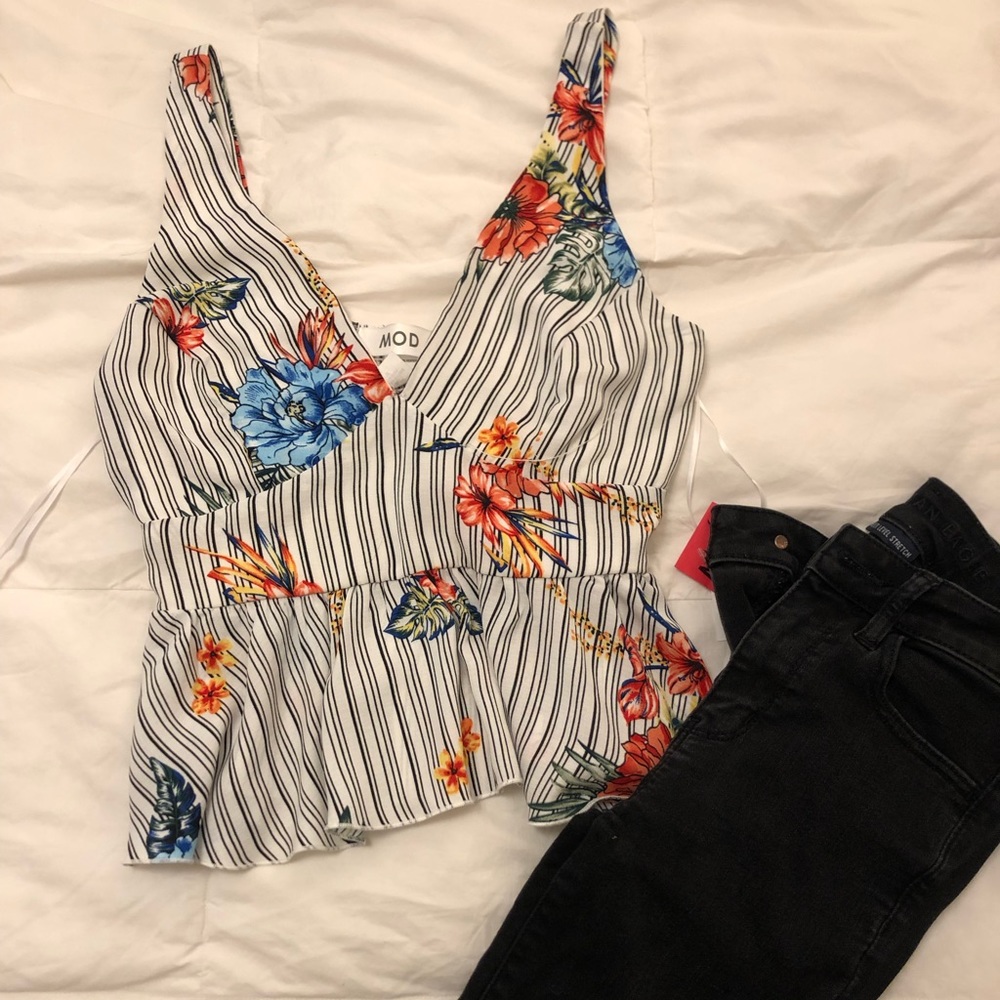 MOD floral deep v top